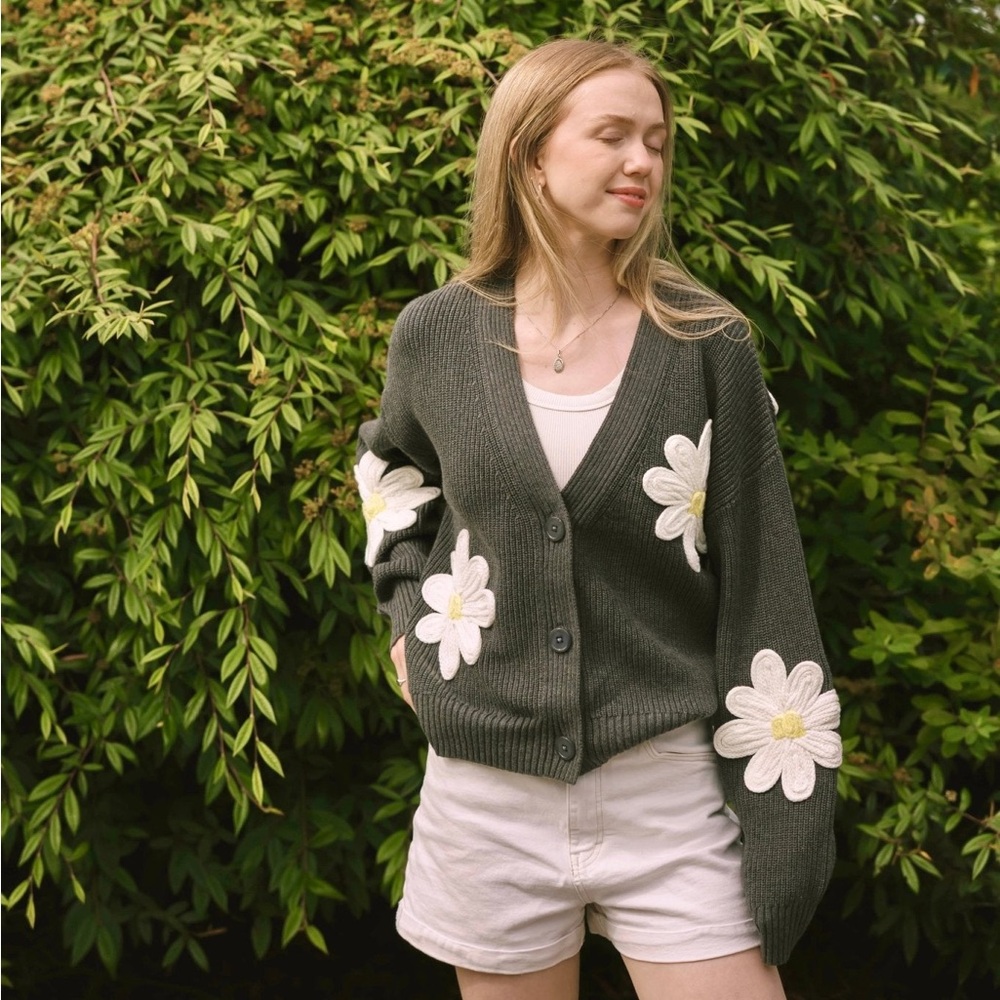 Smash + Tess Grey and white Daisy Appliqué V‑Neck Cardigan